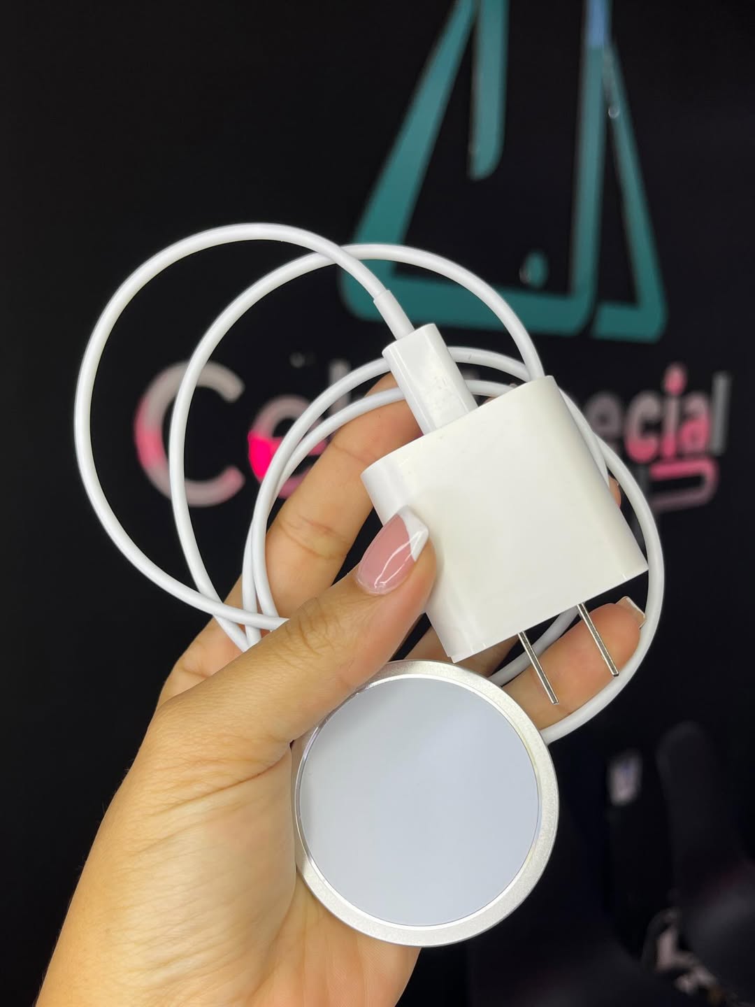 Combo Smartwatch Ultra + Audífonos + Power Bank MagSafe – Todo en Uno